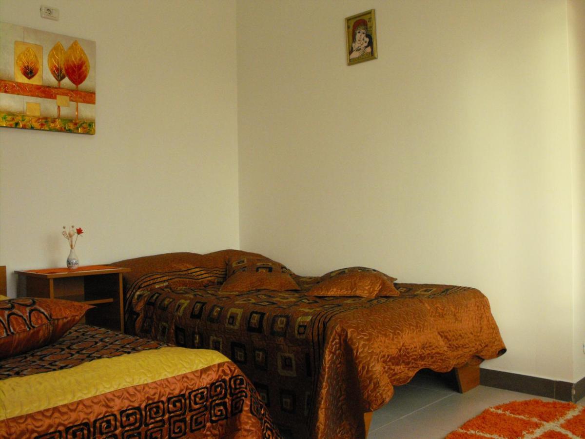 Casa Rustica Apart & Rooms Cimpineanca Exterior foto