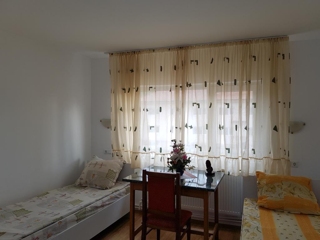 Casa Rustica Apart & Rooms Cimpineanca Exterior foto